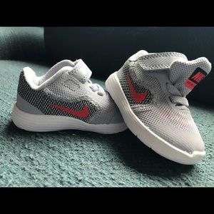 Brand new Nike runners for boys size 3c 9-12 month